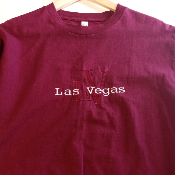 LAS VEGAS burgundy short sleeve women's graphic T-shirt size M - Picture 6 of 6
